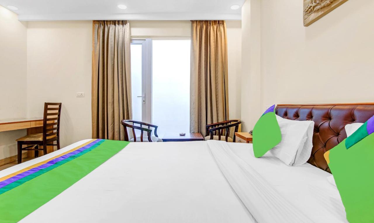 Treebo Sai Village Gold Souk - Sec 43 Гургаон Екстериор снимка