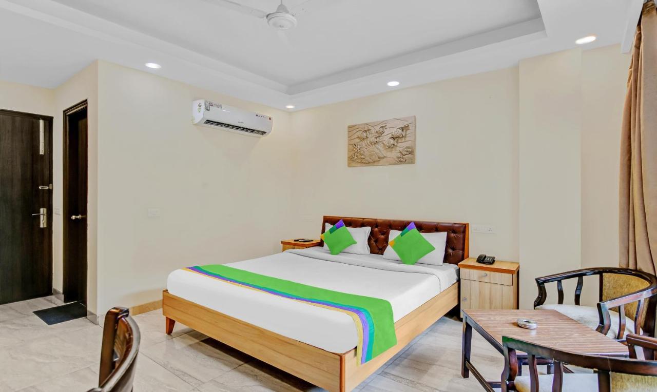 Treebo Sai Village Gold Souk - Sec 43 Гургаон Екстериор снимка