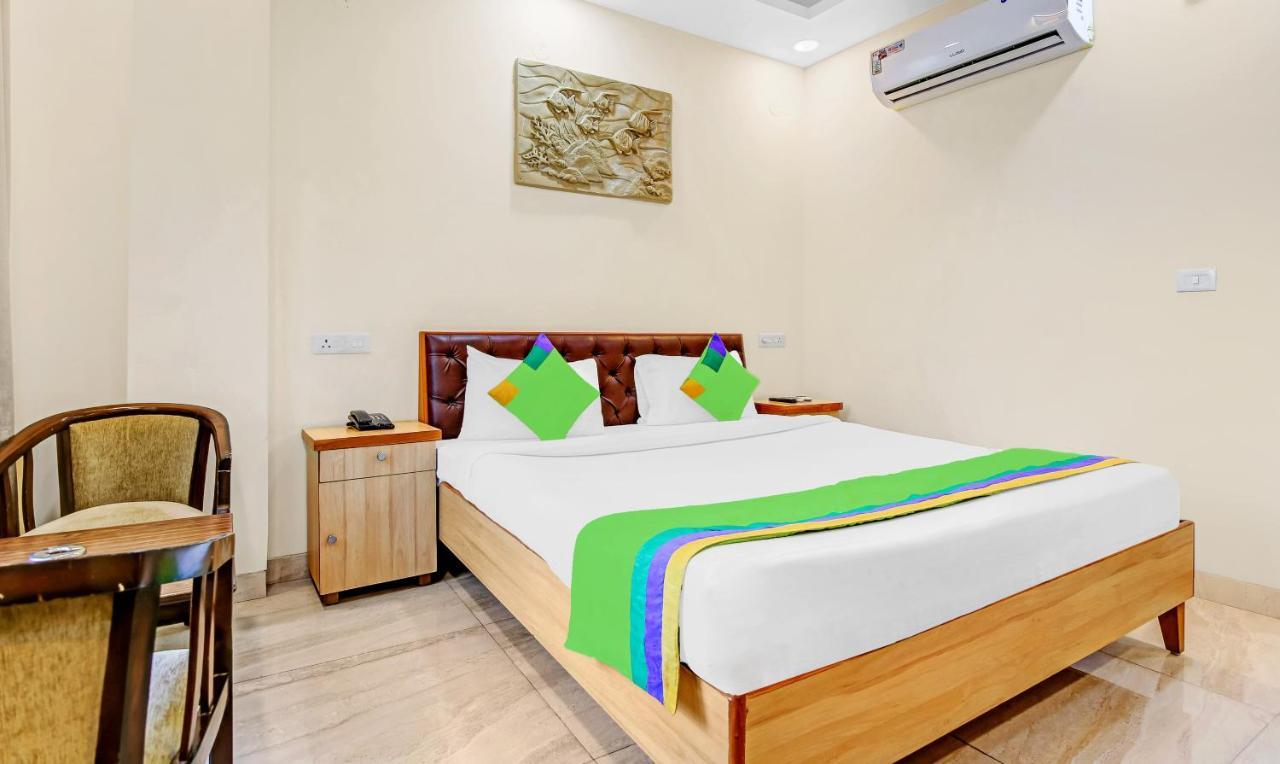 Treebo Sai Village Gold Souk - Sec 43 Гургаон Екстериор снимка
