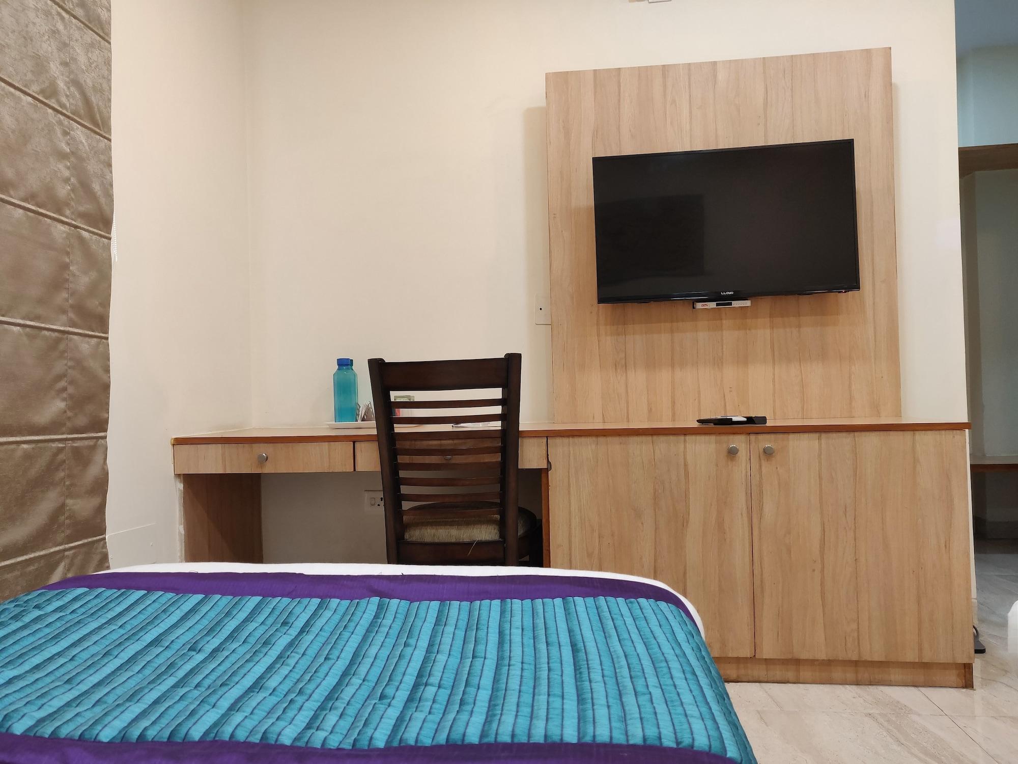 Treebo Sai Village Gold Souk - Sec 43 Гургаон Екстериор снимка