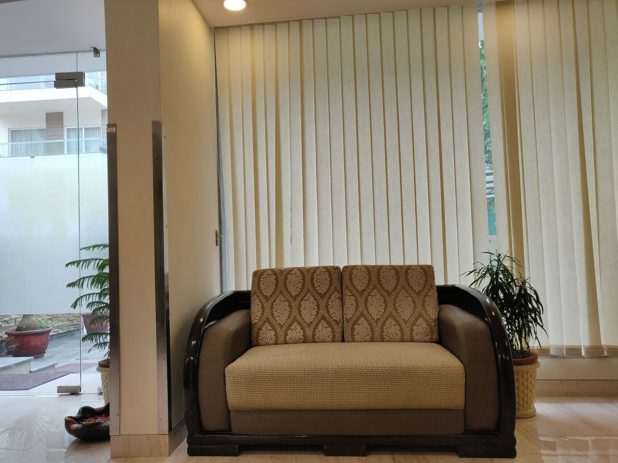 Treebo Sai Village Gold Souk - Sec 43 Гургаон Екстериор снимка